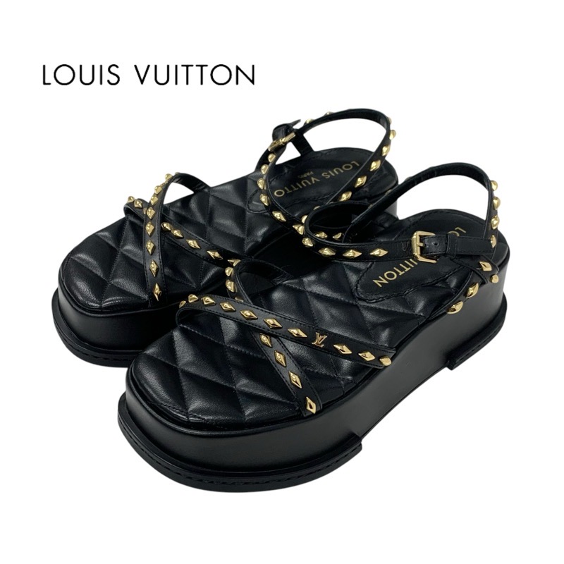 投稿記事「ルイヴィトン マヤライン レザー スタッズ プラットフォーム サンダル ブラックを買取しました！」の商品画像