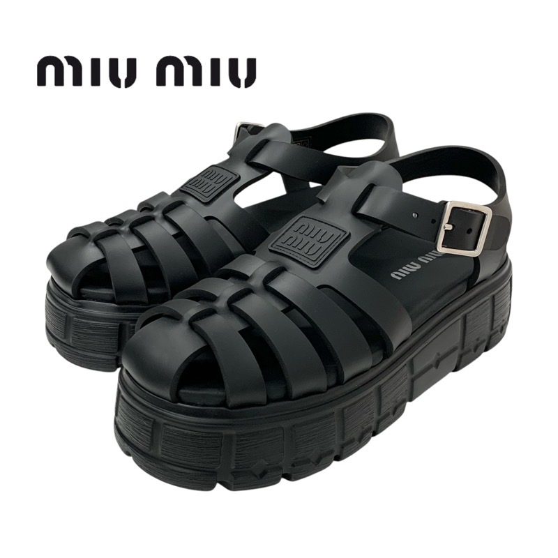 投稿記事「ミュウミュウ EVA ラバー プラットフォーム ストラップ サンダル ブラックを買取しました！」の商品画像
