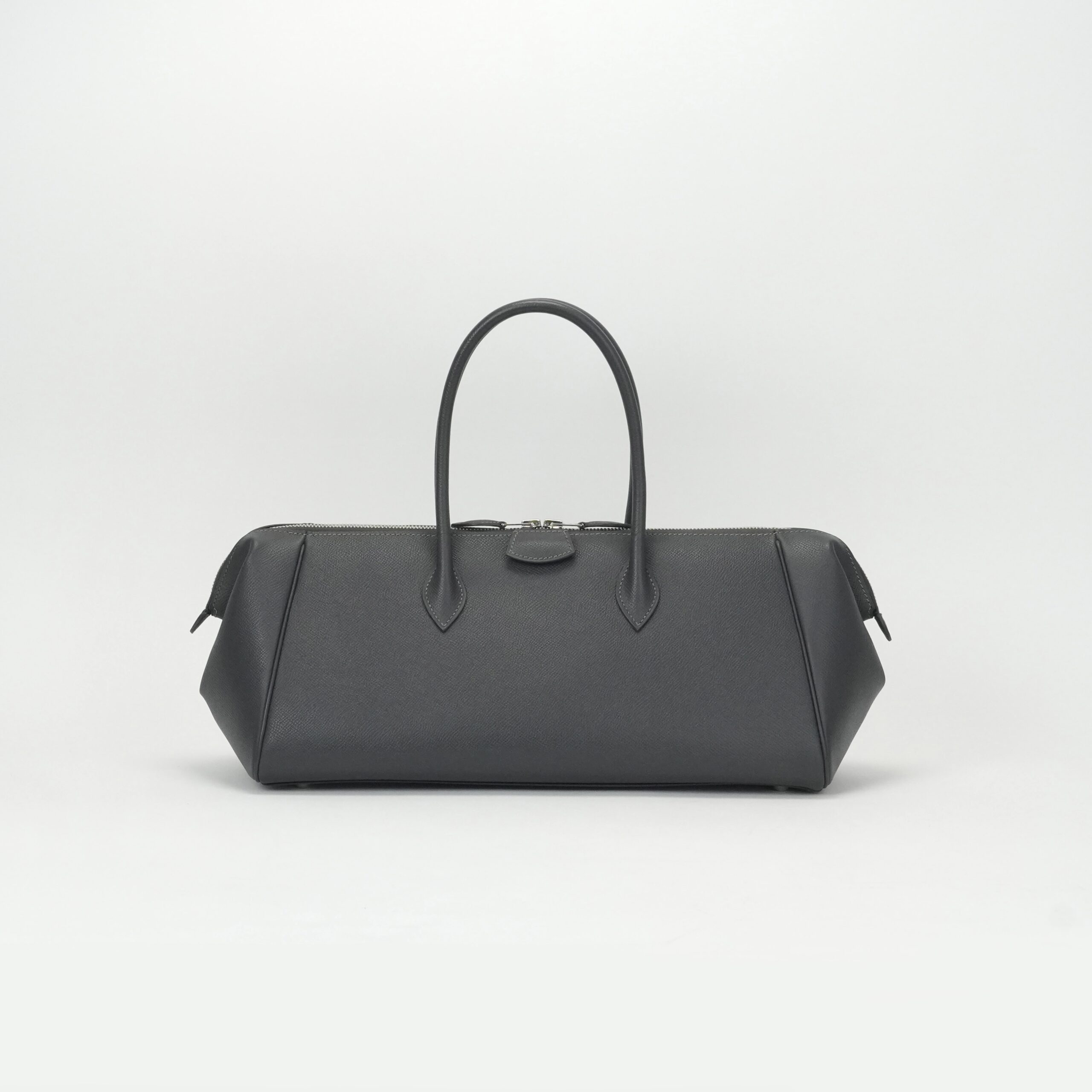 投稿記事「エルメス パリボンベイ35 エプソン グラファイト シルバー金具を買取しました！」の商品画像