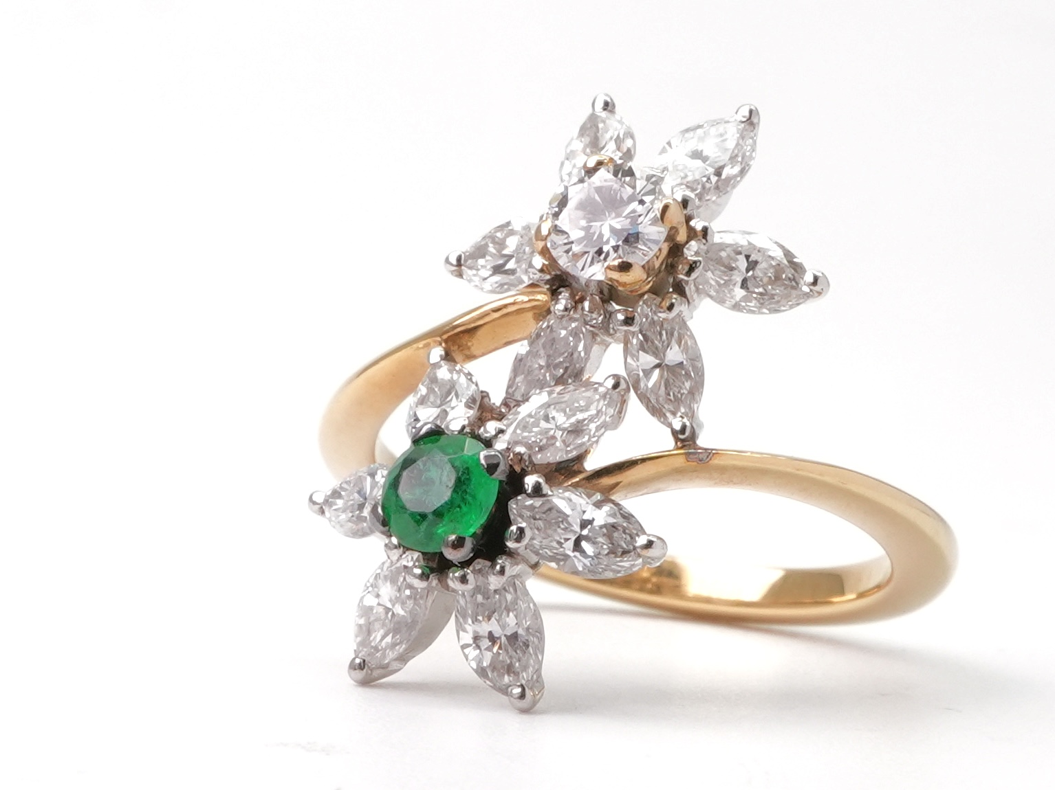 投稿記事「FARAONE ファラオーネ ダイヤモンド エメラルド リングを買取しました！」の商品画像