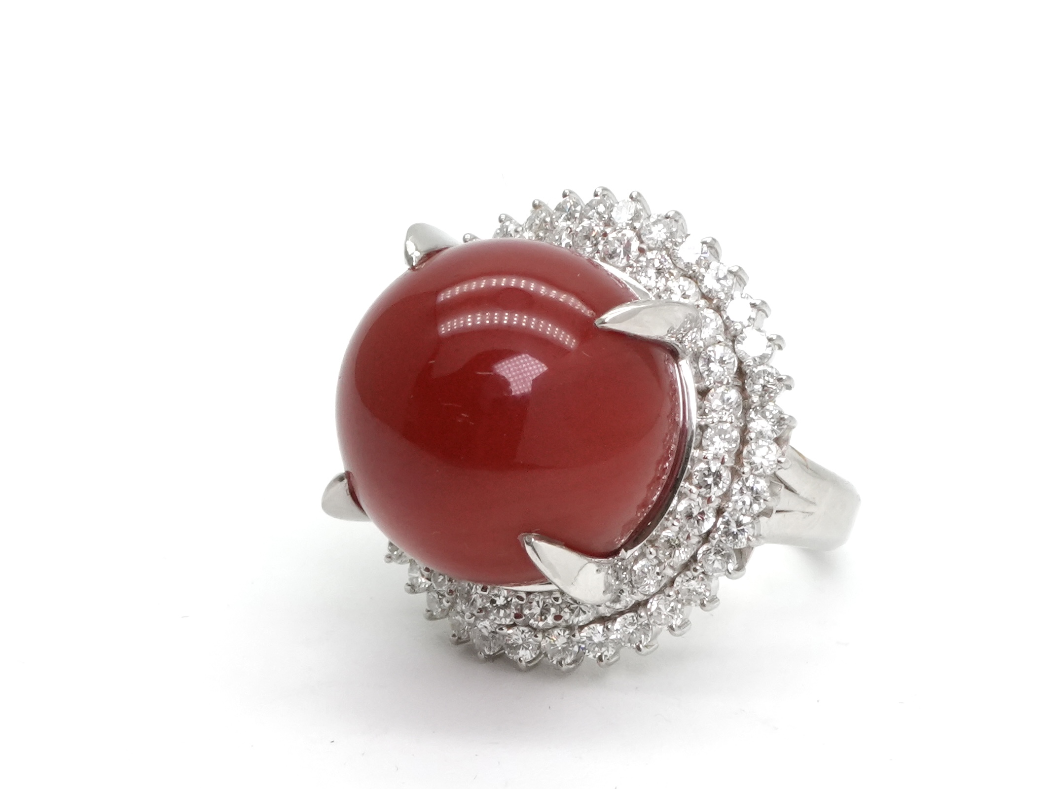 投稿記事「血赤珊瑚 ダイヤモンド リング Pt900 D1.45ctを買取しました！」の商品画像