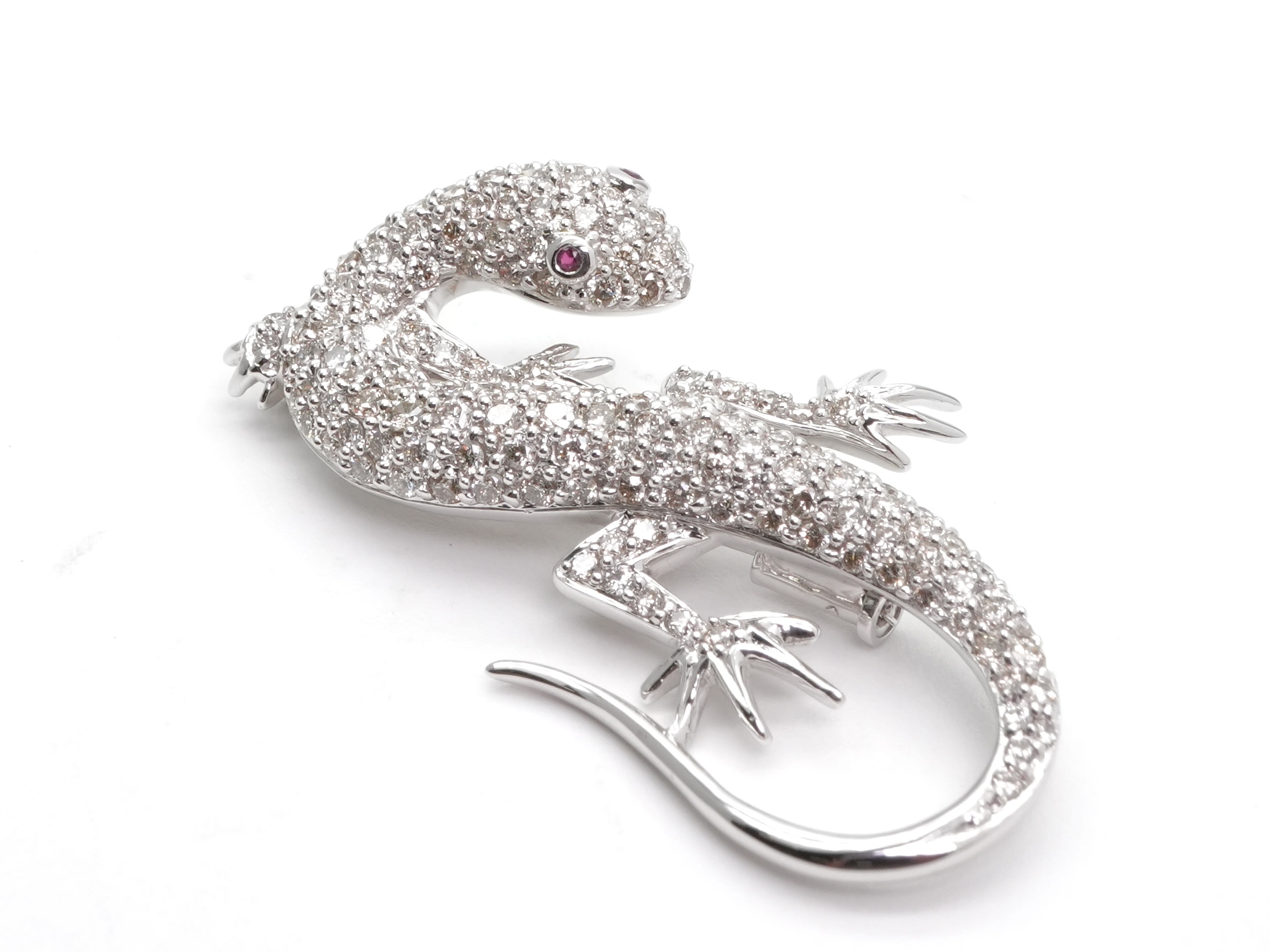 投稿記事「ルビー ダイヤ ブローチ K18 R0.03ct D1.98ctを買取しました！」の商品画像