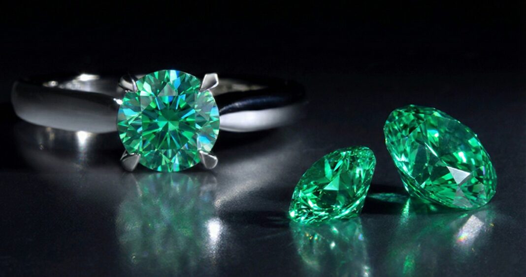 ラウンドブリリアンカットの指輪とルースのイメージ画像