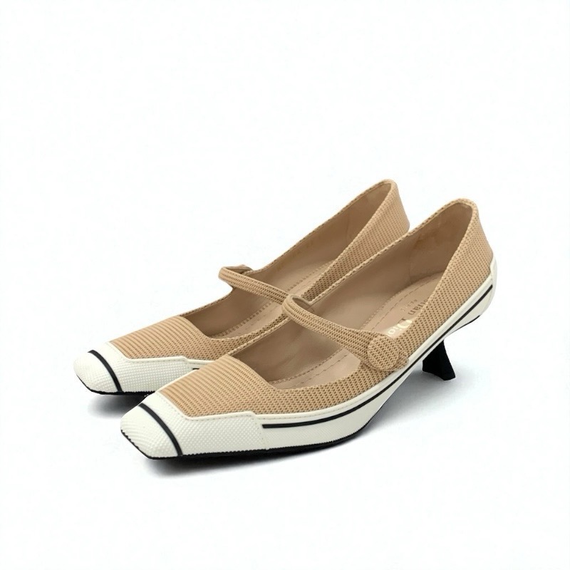 投稿記事「クリスチャンディオール D-Motion ファブリック スリングバック パンプス ベージュを買取しました！」の商品画像