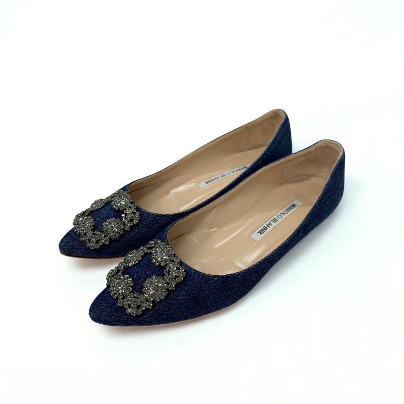 投稿記事「マノロブラニク ハンギシ デニム ビジュー フラットシューズ ブルーを買取しました！」の商品画像