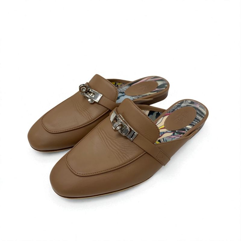 投稿記事「エルメス オズ レザー ケリー金具 ミュール ブラウンを買取しました！」の商品画像