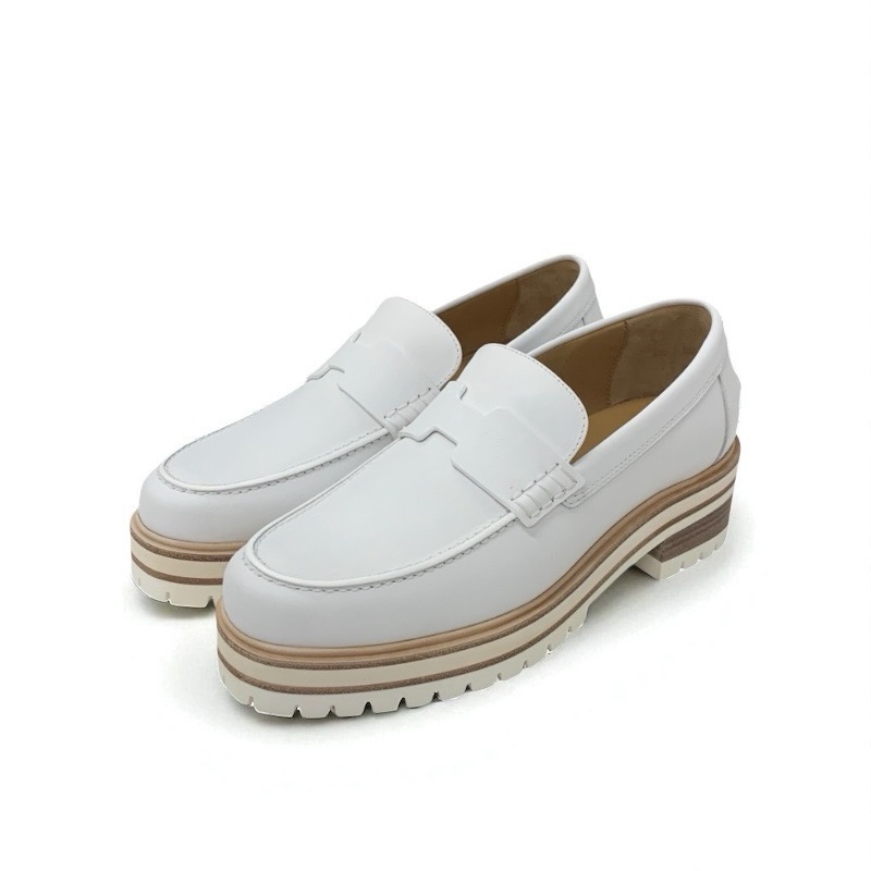 投稿記事「エルメス アイビー レザー ローファー ホワイトを買取しました！」の商品画像