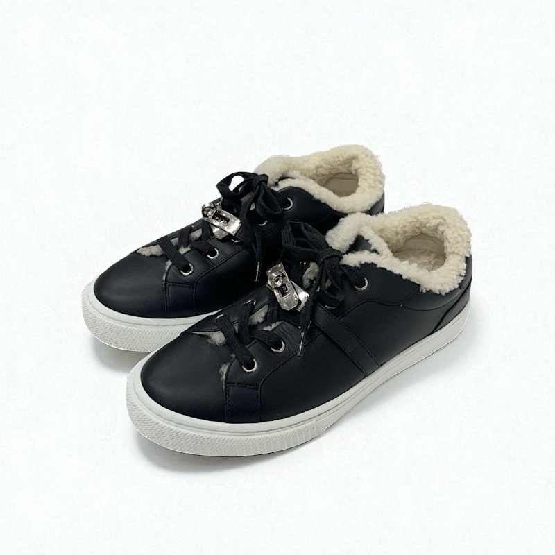 投稿記事「エルメス デイ ケリー金具 レザー ムートン スニーカー ブラックを買取しました！」の商品画像