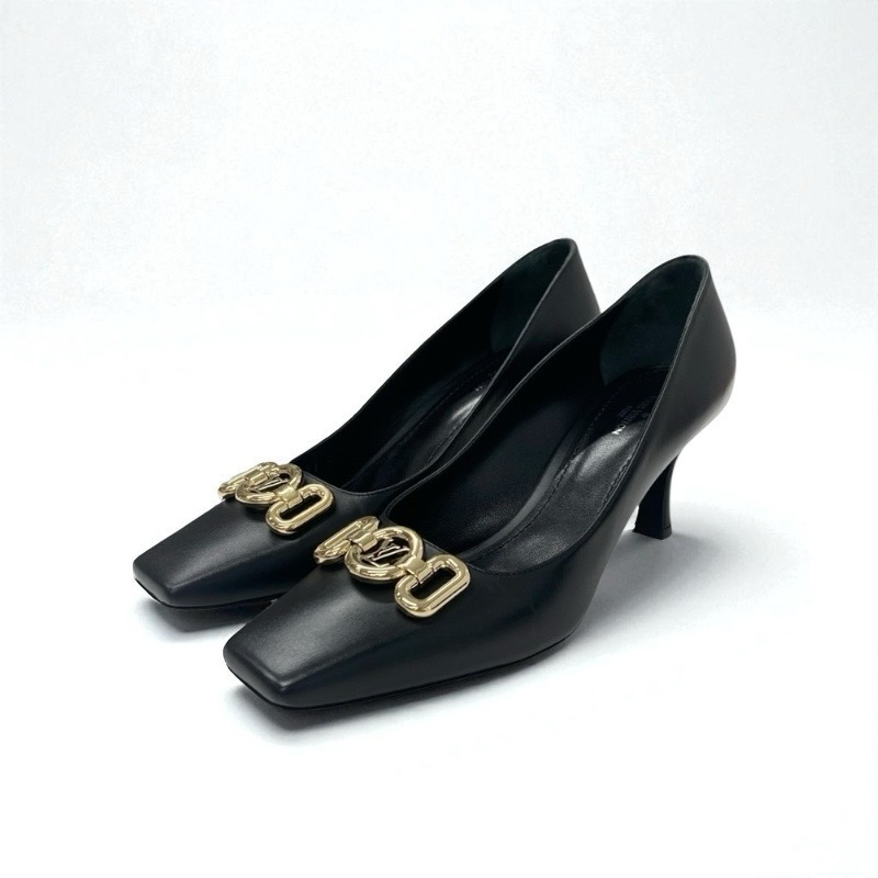 投稿記事「ルイヴィトン ロータリーライン レザー LVサークルロゴ パンプス ブラックを買取しました！」の商品画像