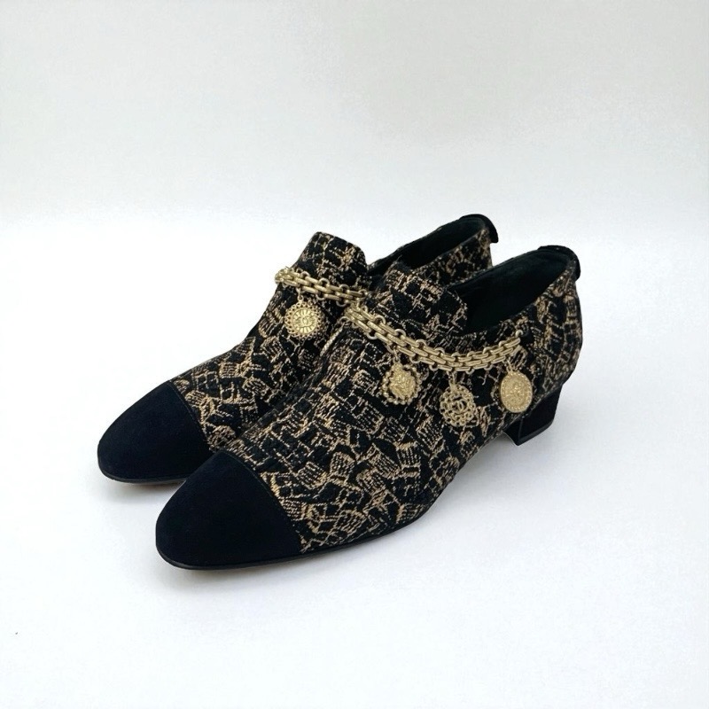 投稿記事「シャネル ココマーク ツイード スエード チェーン アイコン チャーム ローファー ブラック ゴールドを買取しました！」の商品画像