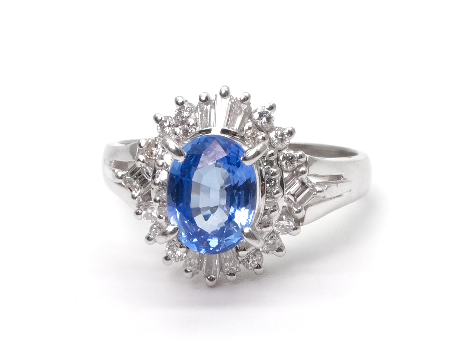 投稿記事「サファイア ダイヤ リング Pt900 1.72ct D0.50ctを買取しました！」の商品画像