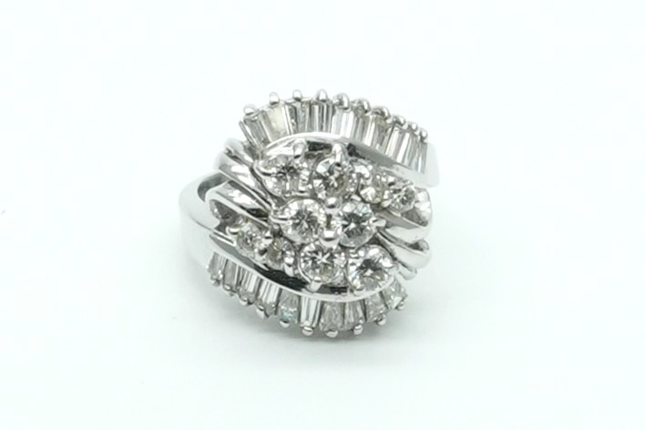 投稿記事「ダイヤ リング Pt900 D0.80ct 0.83ctを買取しました！」の商品画像