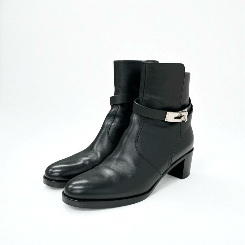 投稿記事「エルメス フレンチー レザー ケリー金具 ショートブーツ ブラックを買取しました！」の商品画像