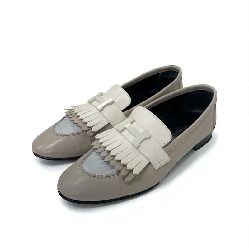 投稿記事「エルメス ロワイヤル レザー H金具 フリンジ ローファー ベージュ アイボリーを買取しました！」の商品画像