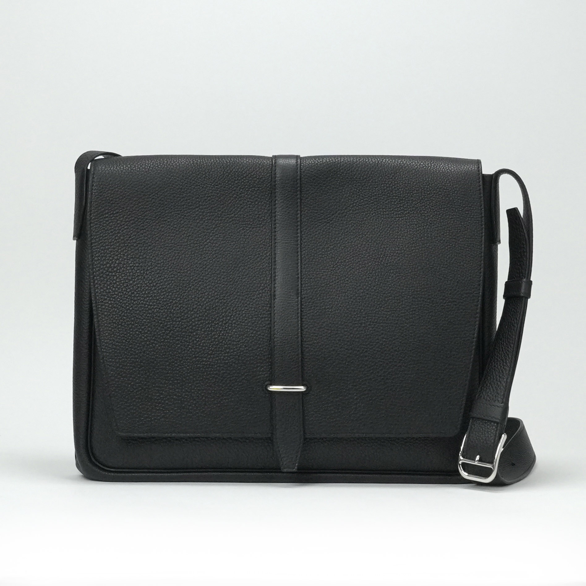 投稿記事「エルメス スティーブライト トゴ ブラック シルバー金具を買取しました！」の商品画像