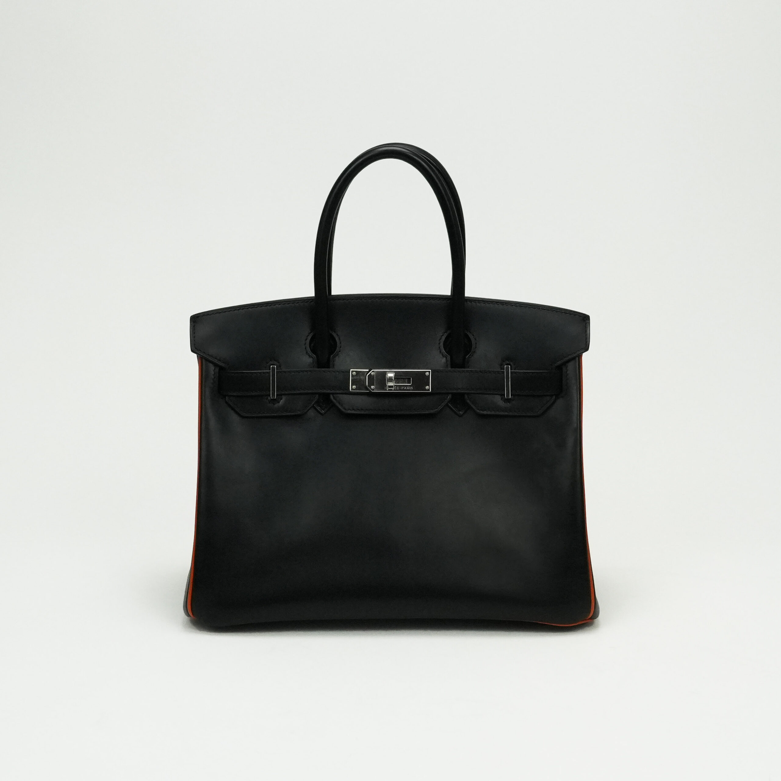 投稿記事「エルメス バーキン30 ボックスカーフ ブラック×オレンジ シルバー金具 を買取しました！」の商品画像