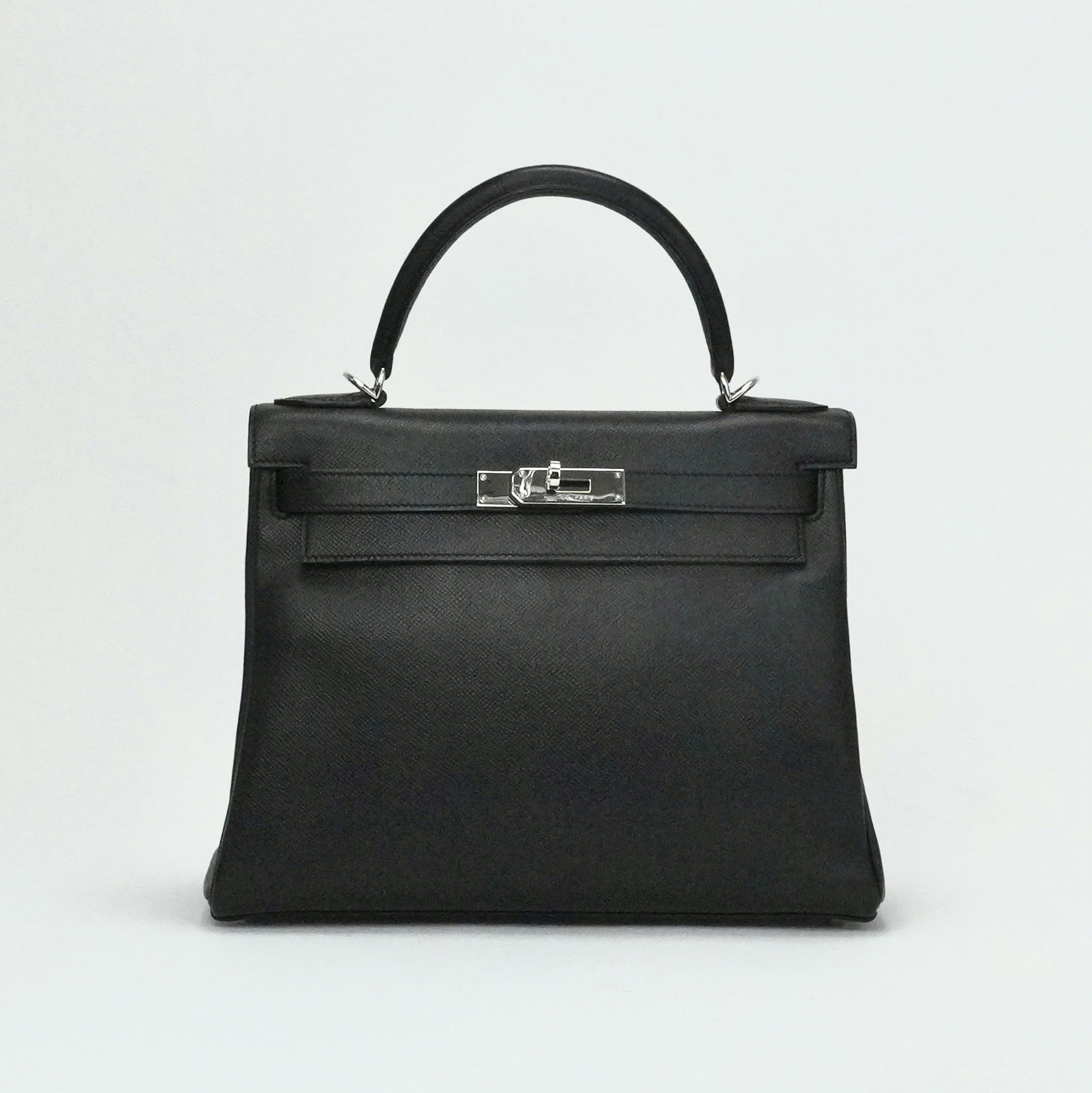 投稿記事「エルメス ケリー28 ヴォーエプソン ブラック シルバー金具を買取しました！」の商品画像