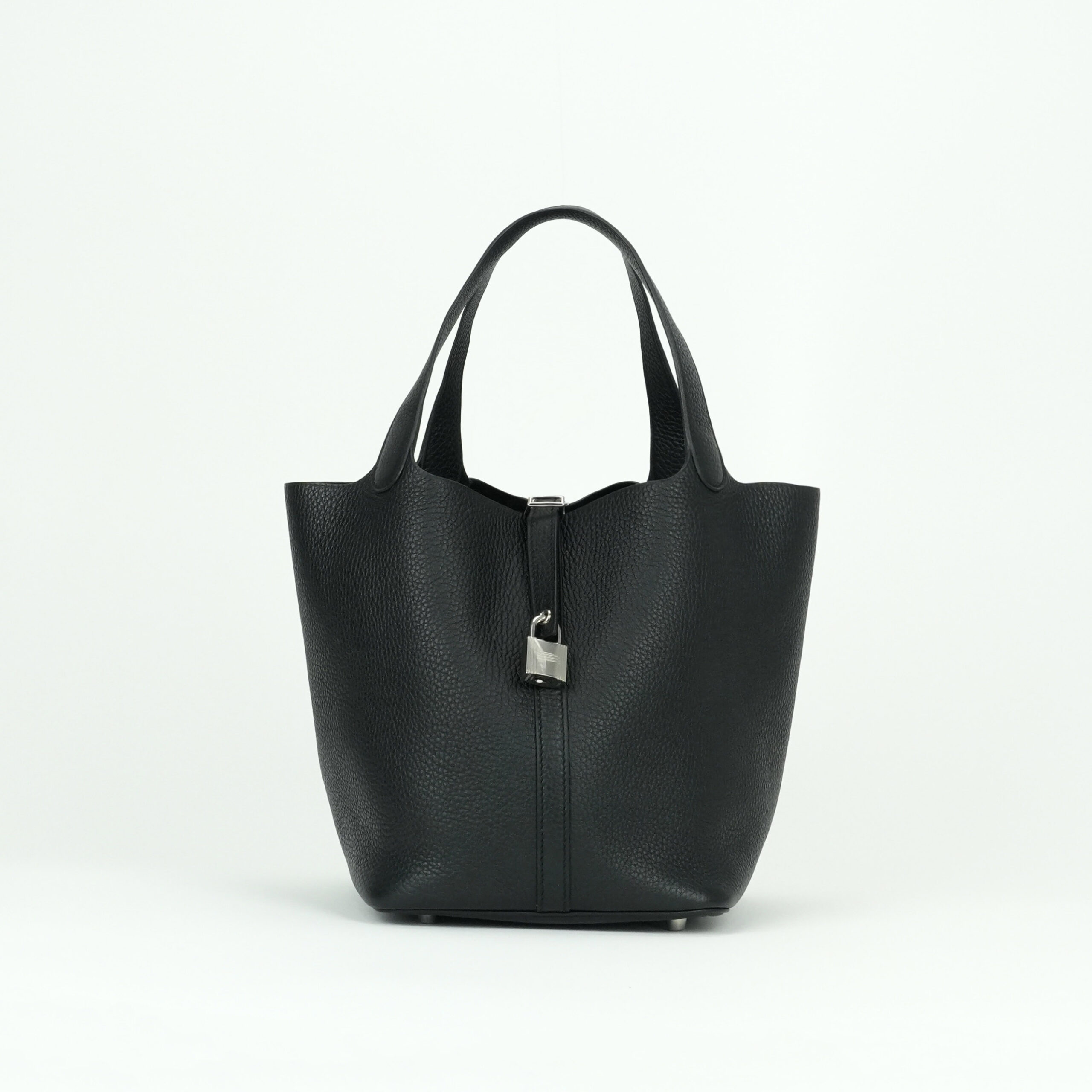 投稿記事「エルメス ピコタンロックMM トリヨンクレマンス ブラック シルバー金具 を買取しました！」の商品画像