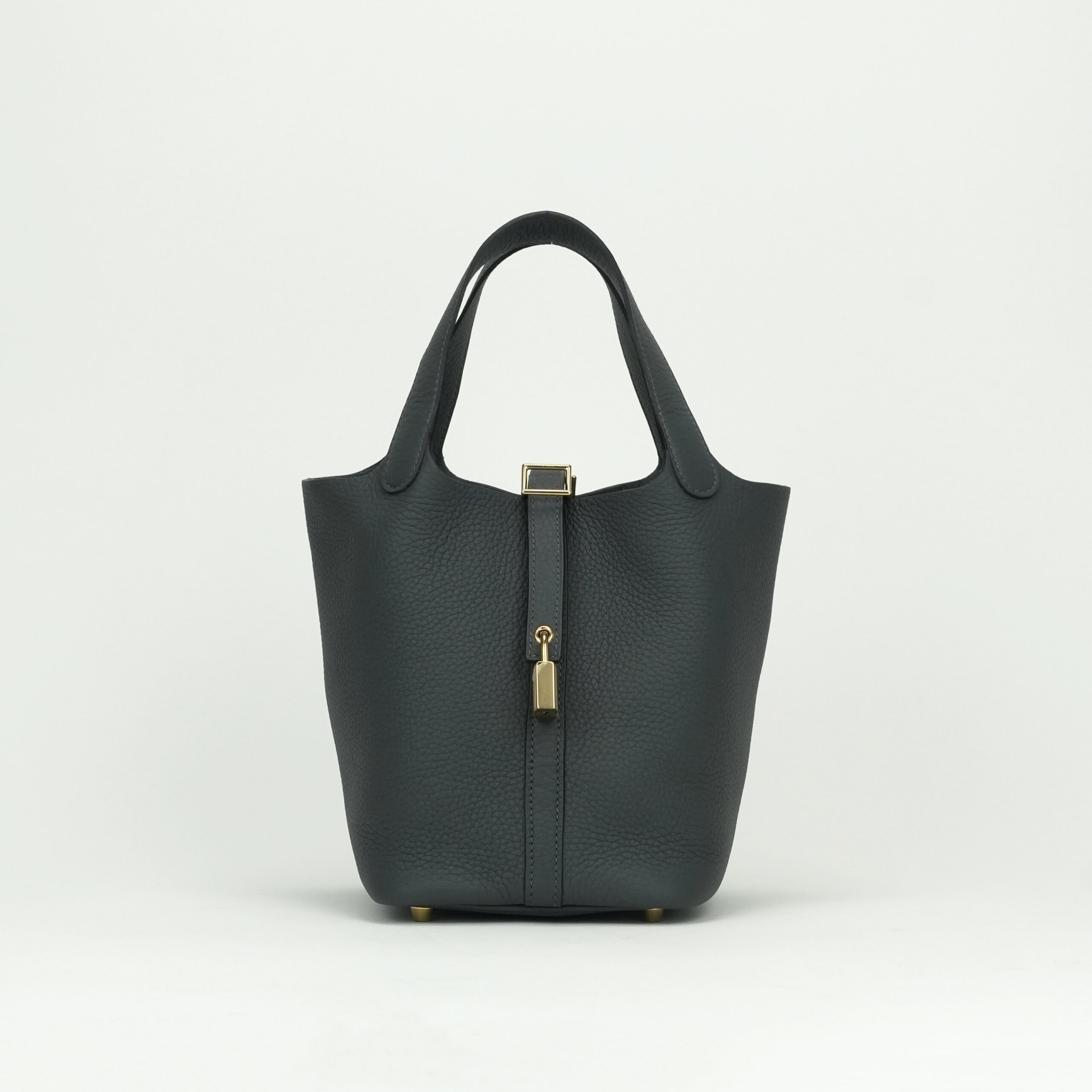 投稿記事「新品未使用 エルメス ピコタンロックPM トリヨンクレマンス グリミスティ ゴールド金具 を買取しました！」の商品画像