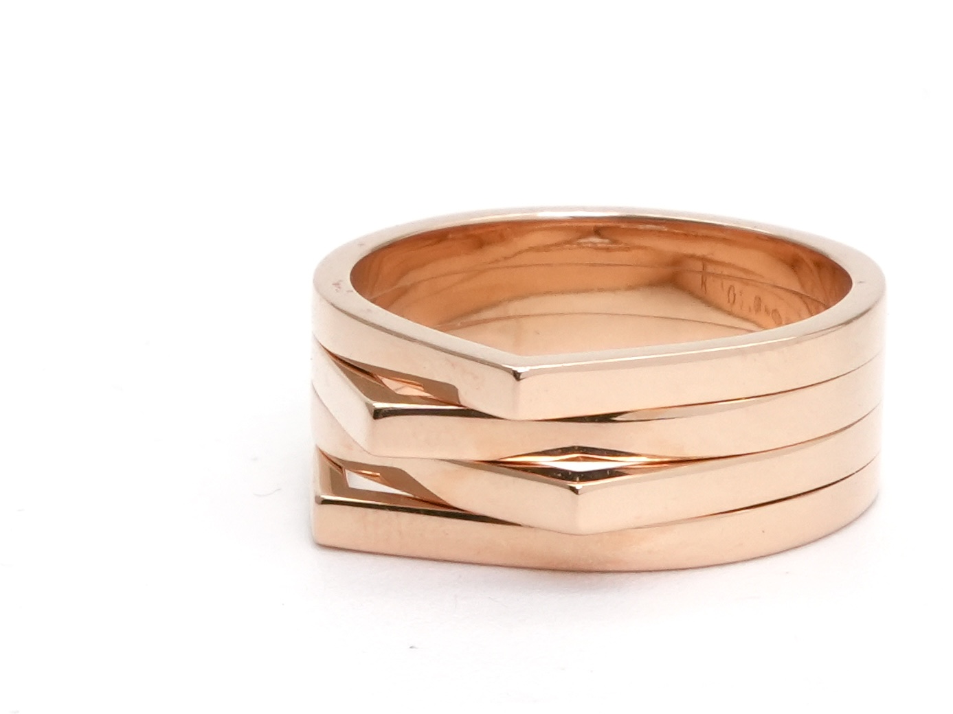 投稿記事「レポシ アンティフェール 4連 リングを買取しました！」の商品画像