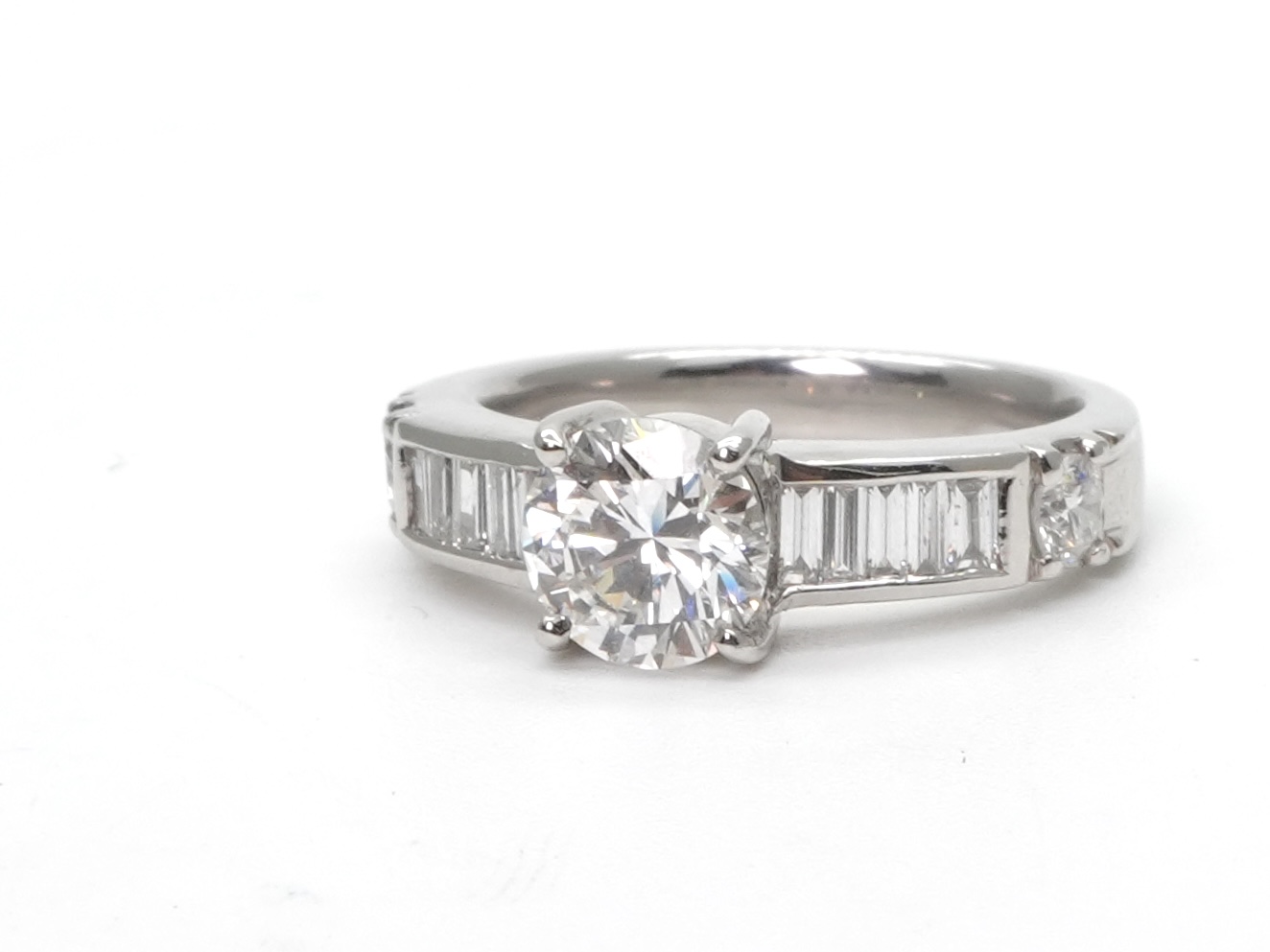 投稿記事「ダイヤ リング Pt900 1.003ct 0.46ctを買取しました！」の商品画像