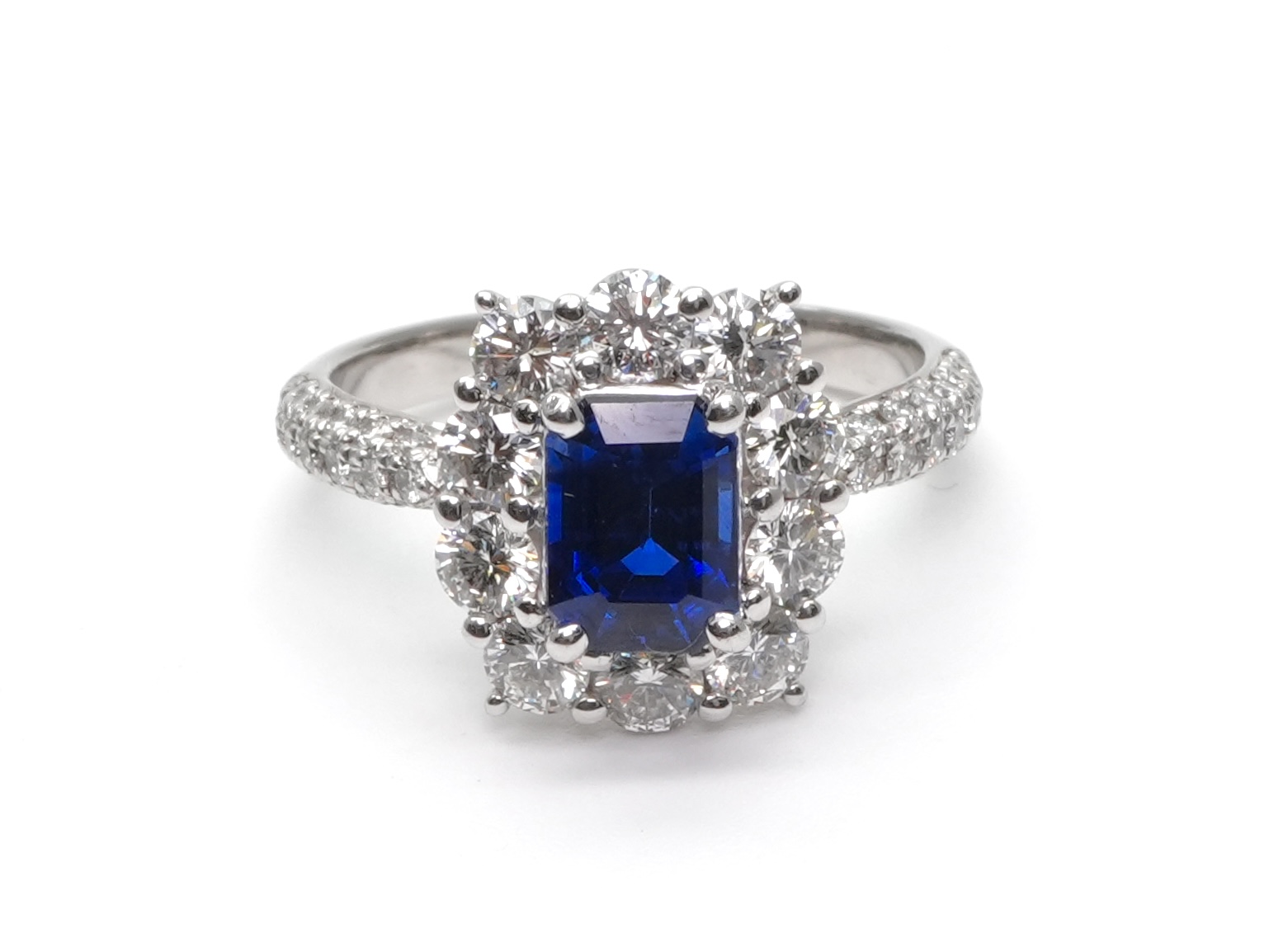 投稿記事「サファイヤ ダイヤ リング Pt900 1.55ct 1.46ctを買取しました！」の商品画像