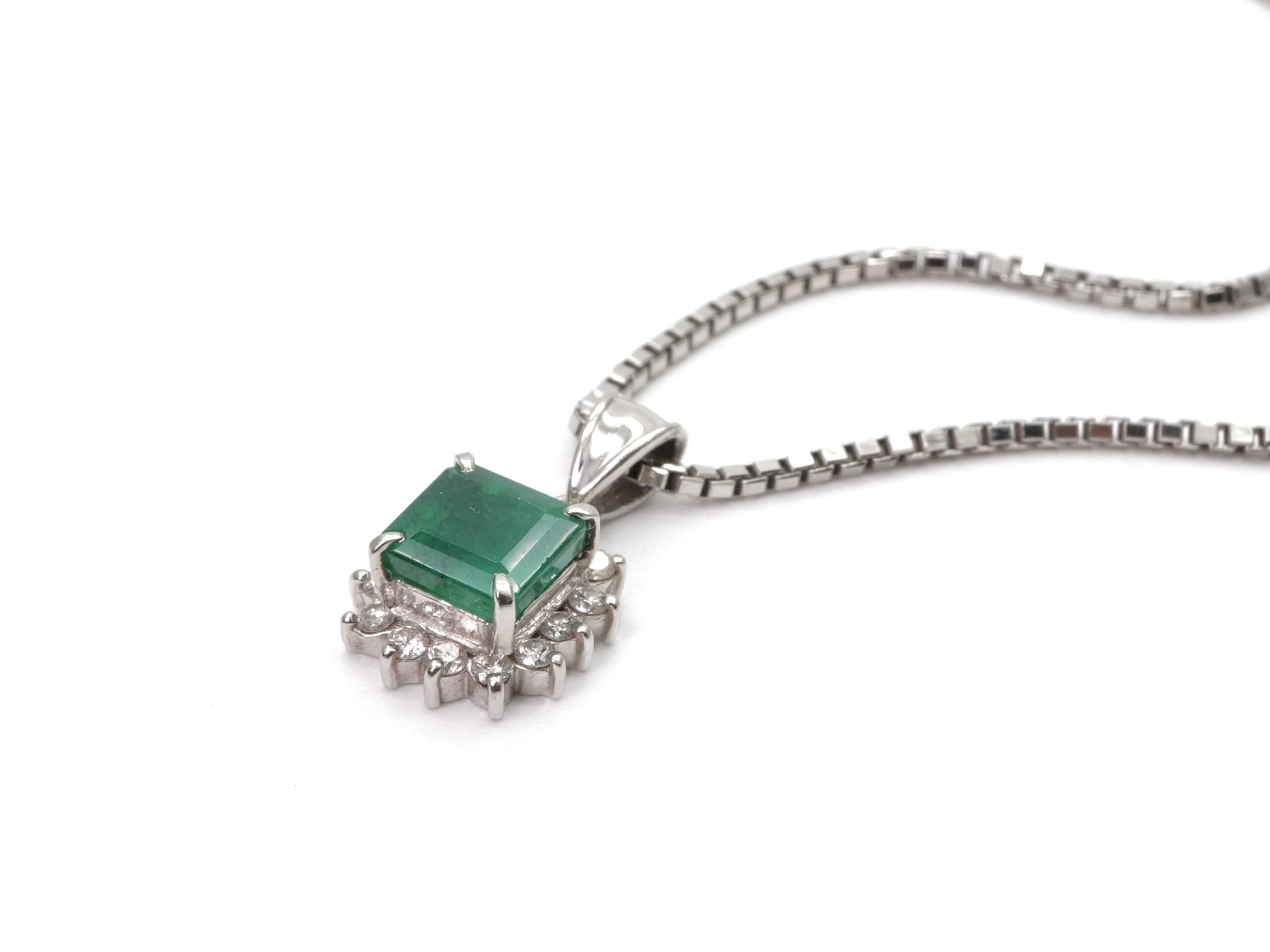 投稿記事「エメラルド ダイヤ ネックレス Pt900/Pt850 1.122ct 0.18ctを買取しました！」の商品画像