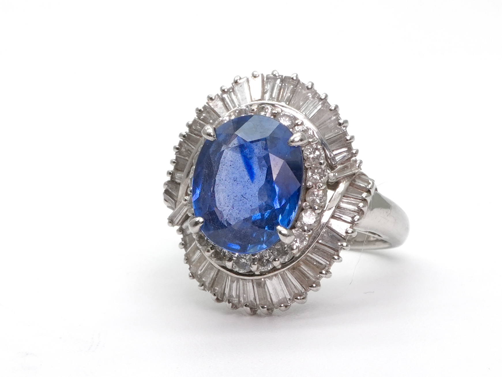 投稿記事「サファイア ダイヤ リング Pt900 4.22ct 1.4ctを買取しました！」の商品画像