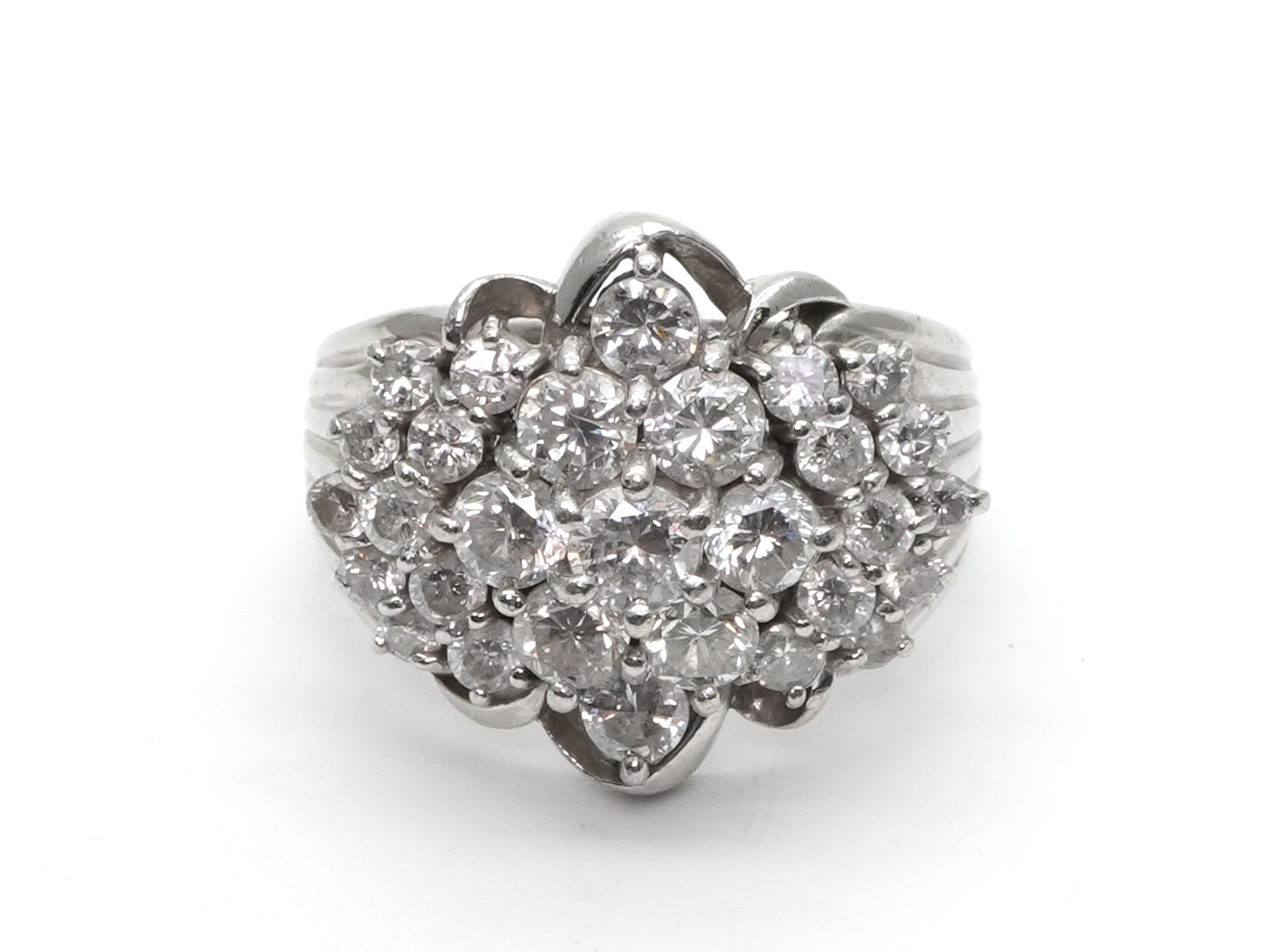 投稿記事「ダイヤ リング Pt900 2.43ctを買取しました！」の商品画像