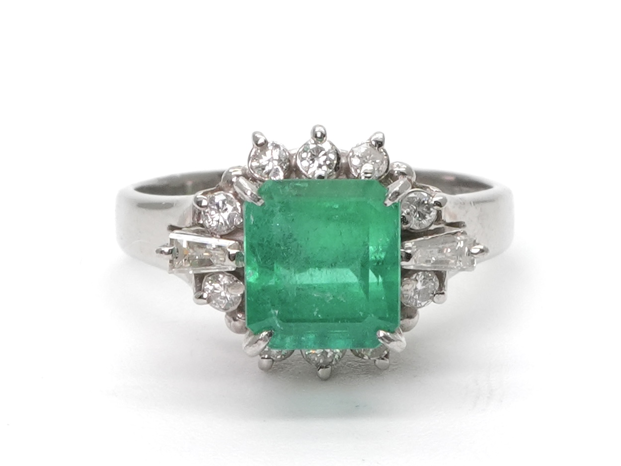 投稿記事「エメラルド ダイヤ リング Pm850 3.82ct 0.27ctを買取しました！」の商品画像