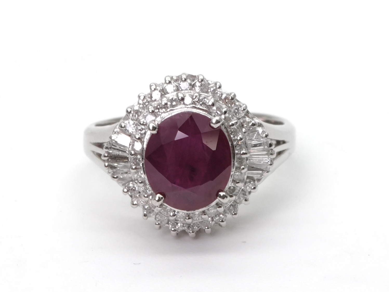 投稿記事「ルビー ダイヤ リング Pt900 2.19ct D0.44ctを買取しました！」の商品画像