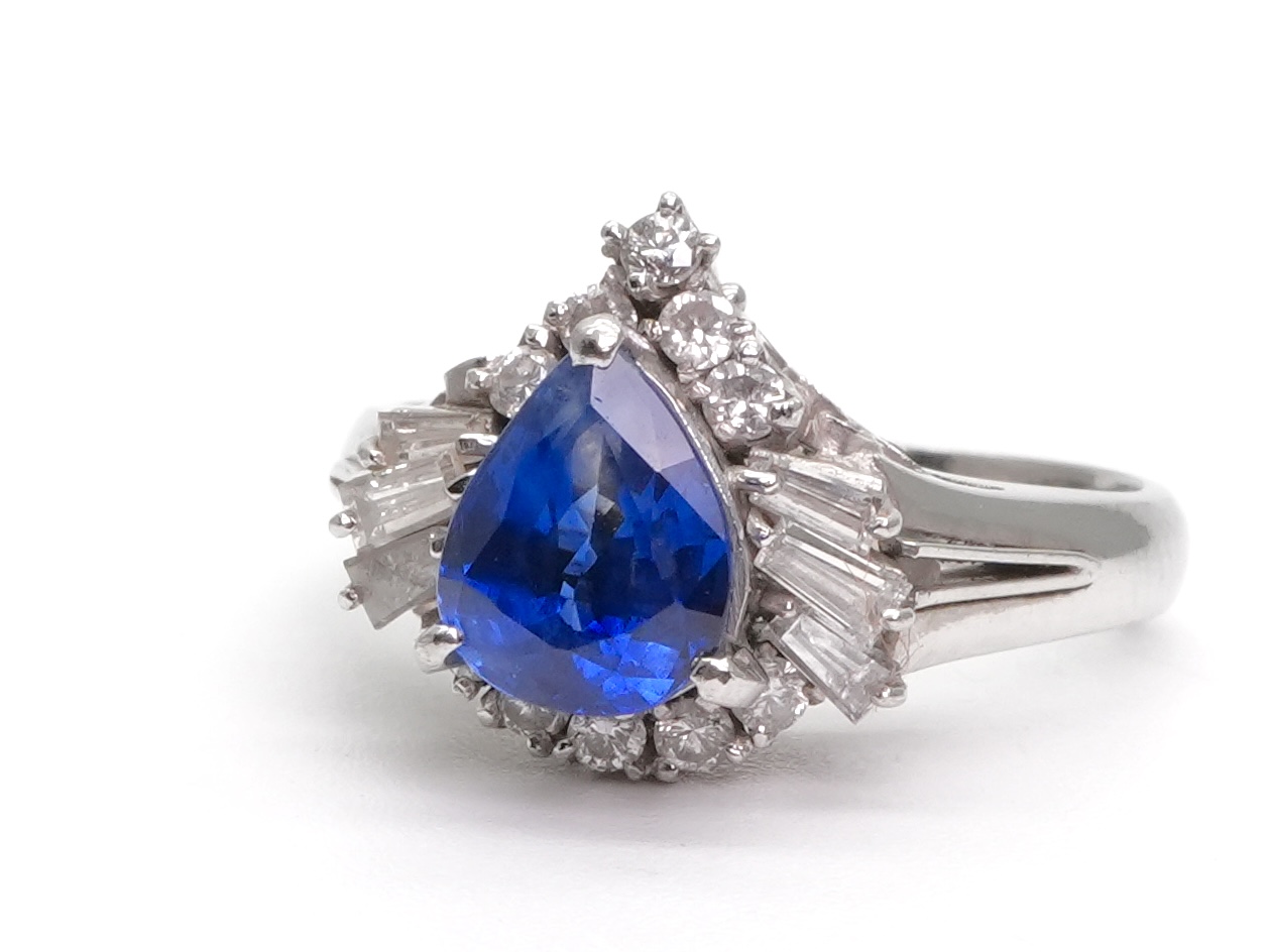 投稿記事「サファイア ダイヤ リング Pt900 1.7ct 0.47ctを買取しました！」の商品画像