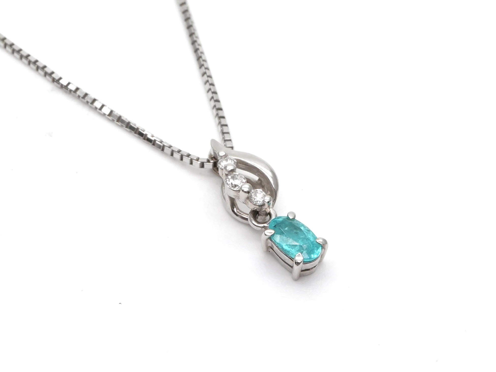 投稿記事「パライバトルマリン ダイヤ ネックレス K18WG 0.17ct D0.07ctを買取しました！」の商品画像