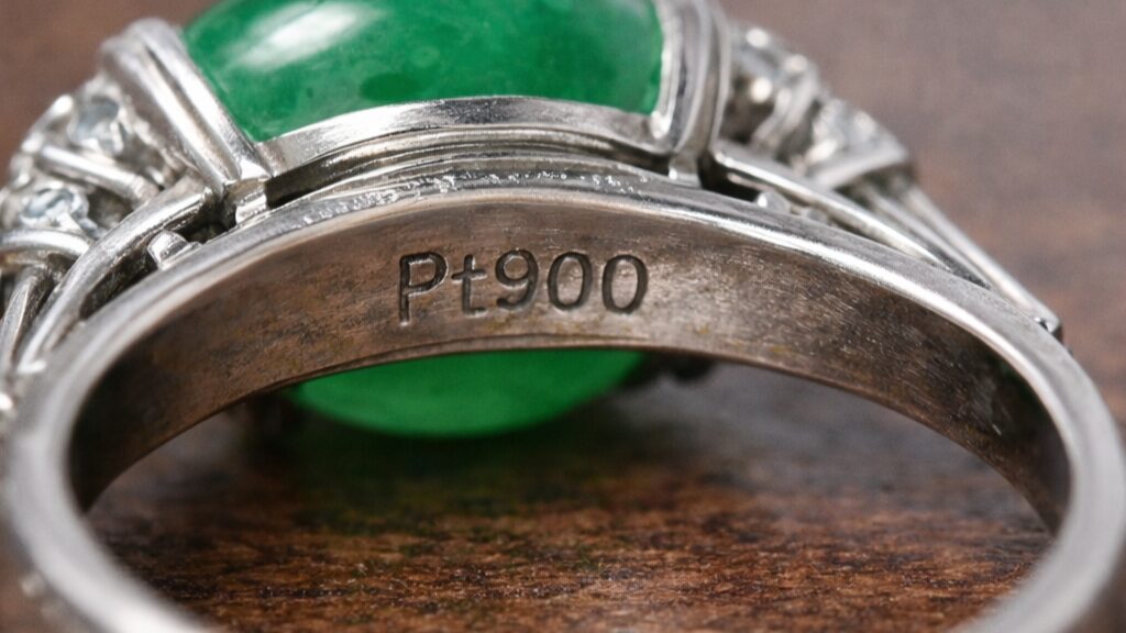 昭和デザイン】古い翡翠（ヒスイ）リングは価値ある？買取相場と査定