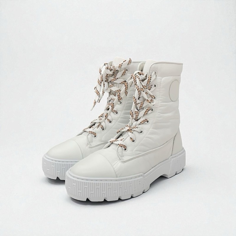 投稿記事「エルメス フレッシュ ナイロン レザー ショートブーツ ホワイトを買取しました！」の商品画像