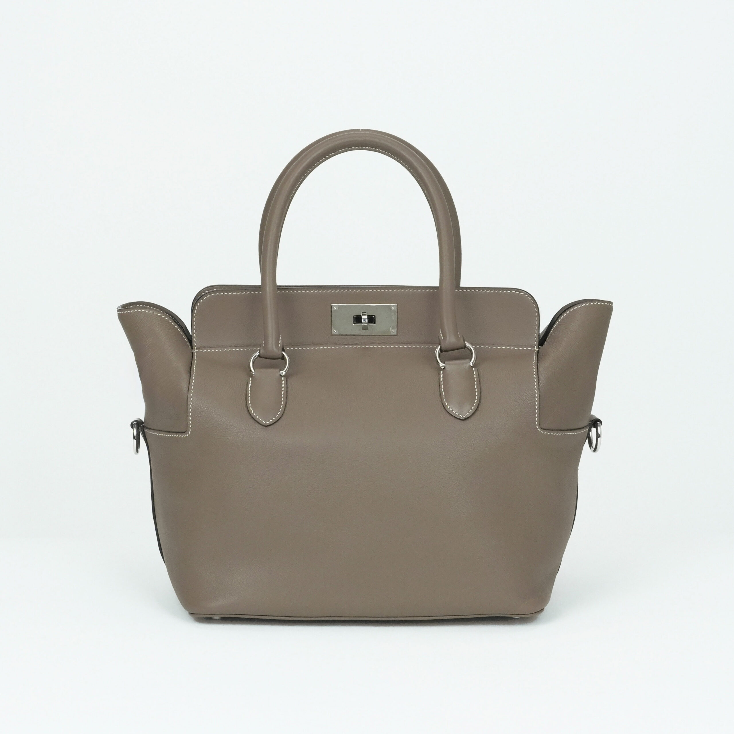 投稿記事「エルメス ツールボックス26 エバーカラー エトゥープ シルバー金具 を買取しました！」の商品画像