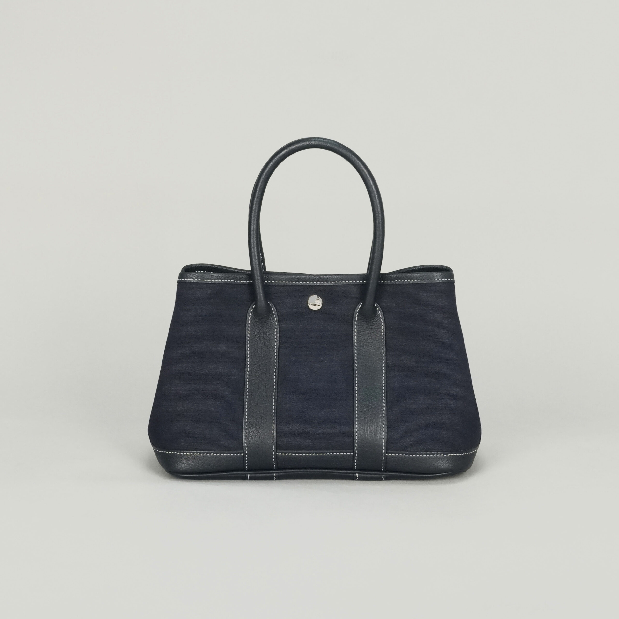 投稿記事「エルメス ガーデンパーティ TTPM トワルオフィシエ×ブッフル ネイビー シルバー金具 を買取しました！」の商品画像