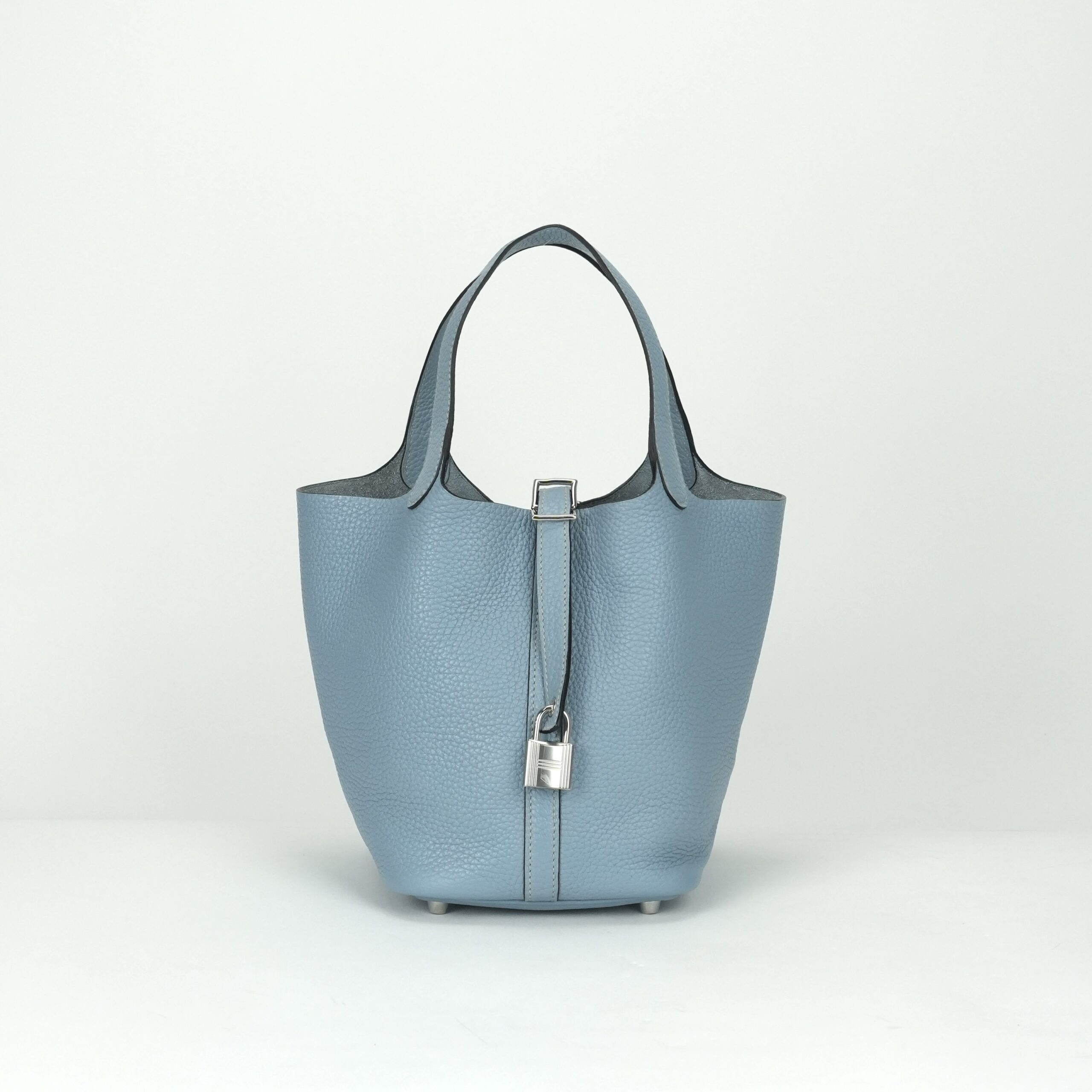 投稿記事「エルメス ピコタンロックPM トリヨンクレマンス ブルーラン シルバー金具 を買取しました！」の商品画像