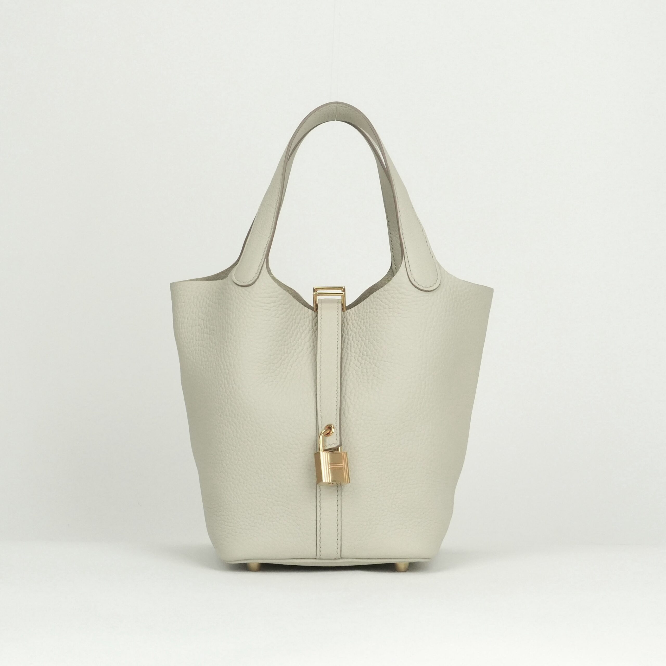 投稿記事「エルメス ピコタンロックPM トリヨンクレマンス クレ ゴールド金具 を買取しました！」の商品画像