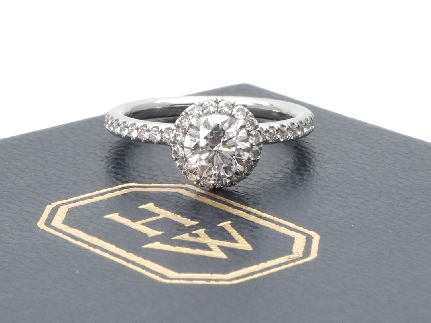 投稿記事「ハリーウィンストン マイクロパヴェ ダイヤ リングを買取しました！」の商品画像