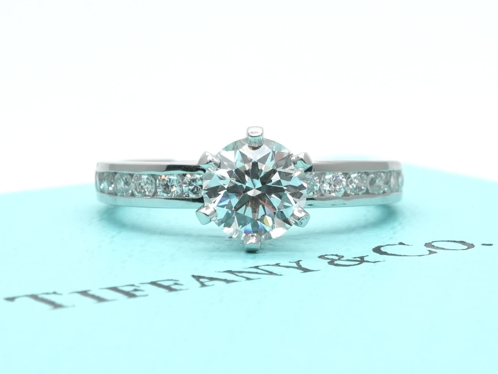 投稿記事「ティファニー ソリテール チャネルセッティング ダイヤリングを買取しました！」の商品画像