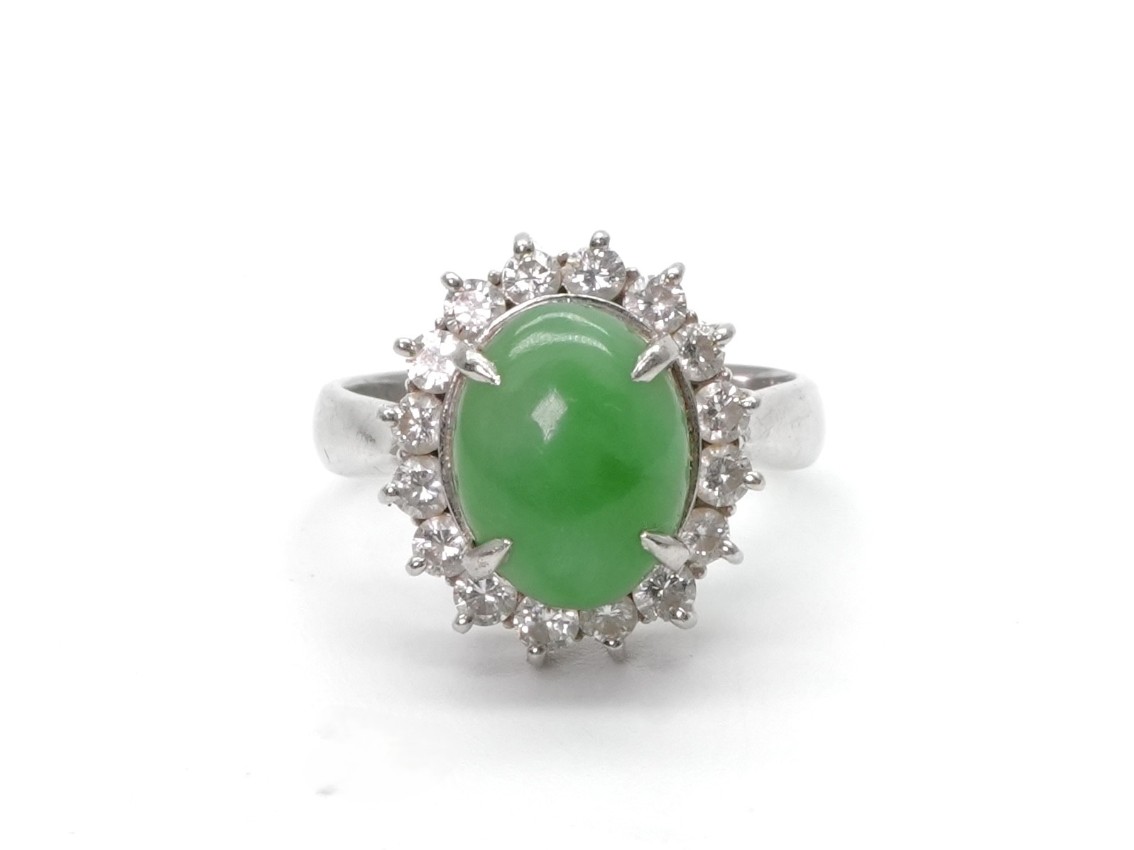 投稿記事「翡翠 ダイヤ リング Pt900 3.21ct D0.655ctを買取しました！」の商品画像