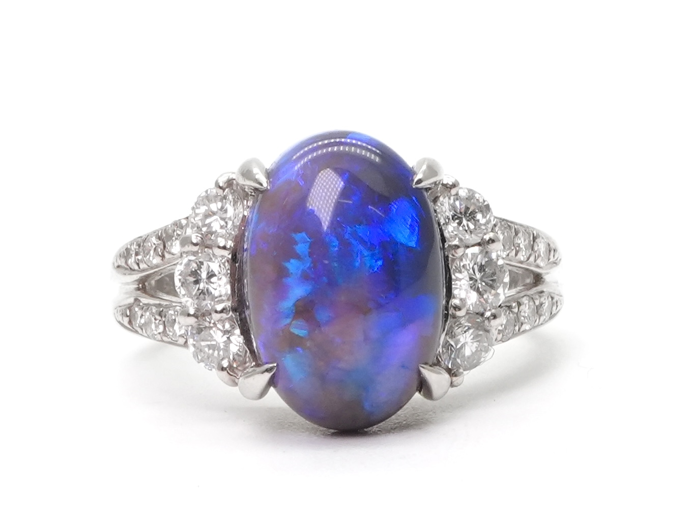 投稿記事「ブラックオパール ダイヤ リング Pt900 4.21ct D0.62ctを買取しました！」の商品画像