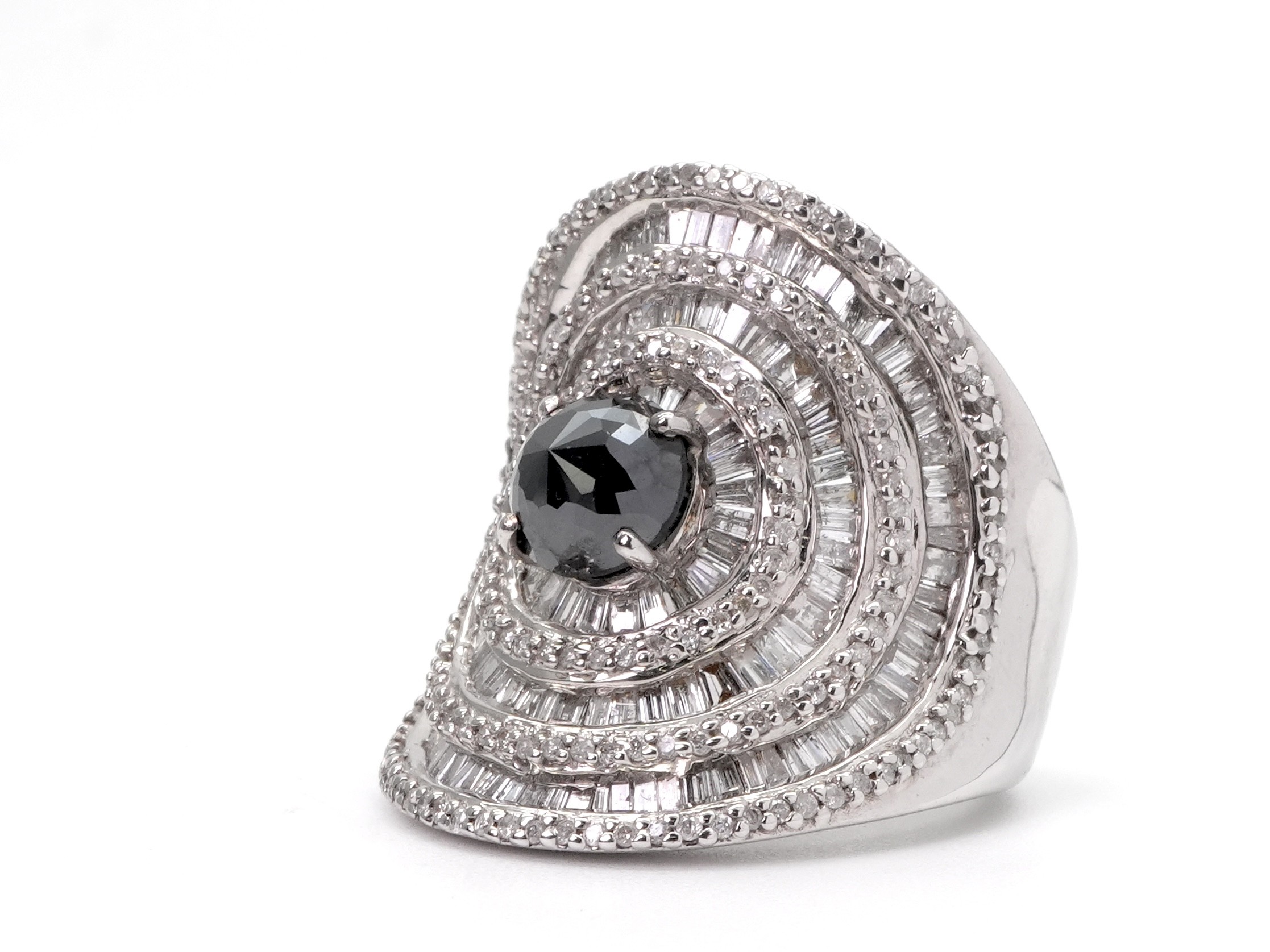 投稿記事「ブラックダイヤ リング K18 2.44ct D4.50ctを買取しました！」の商品画像