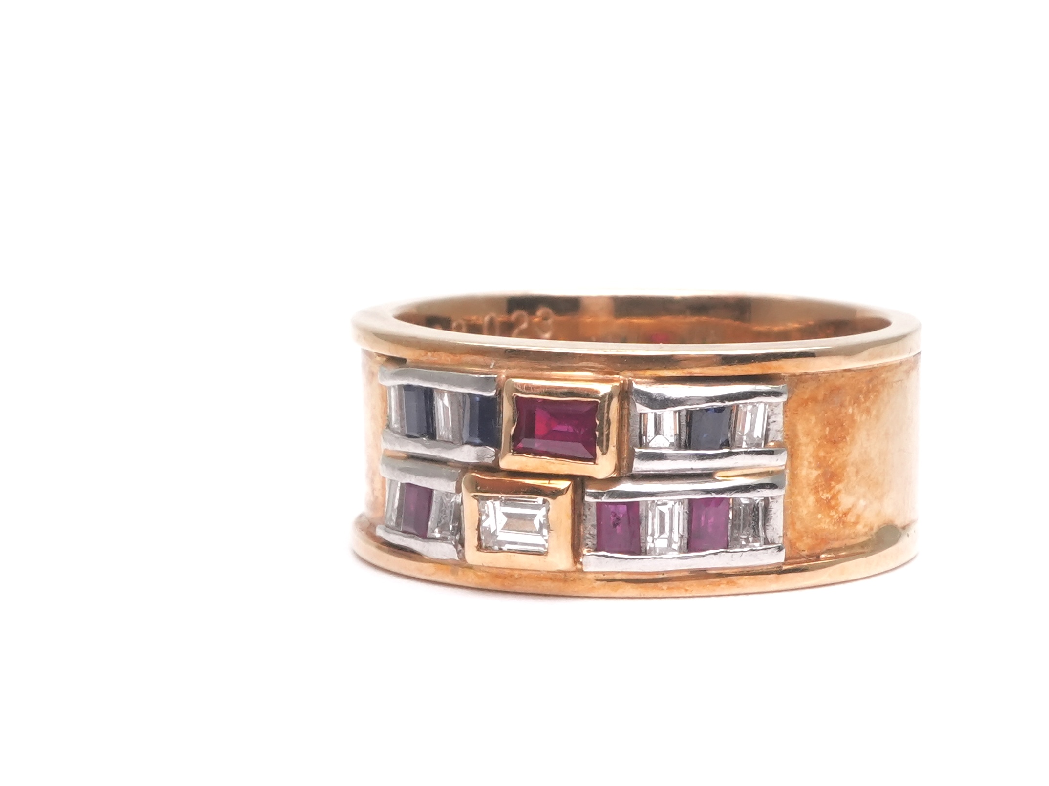 投稿記事「サファイア ルビー ダイヤ リング コンビ デザイン 指輪を買取しました！」の商品画像