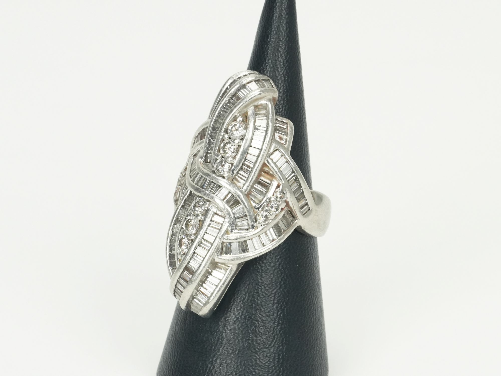 投稿記事「ダイヤモンド リング Pt900 5.80ct プラチナを買取しました！」の商品画像