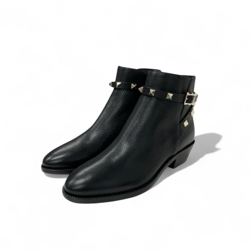 投稿記事「ヴァレンティノ ロックスタッズ レザー スタッズ ベルト ショートブーツ ブラックを買取しました！」の商品画像