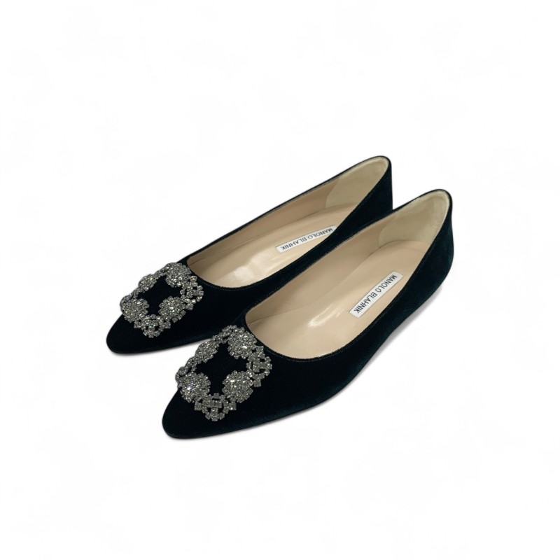 投稿記事「マノロブラニク ハンギシ ベロア ビジュー フラットシューズ グリーンを買取しました！」の商品画像