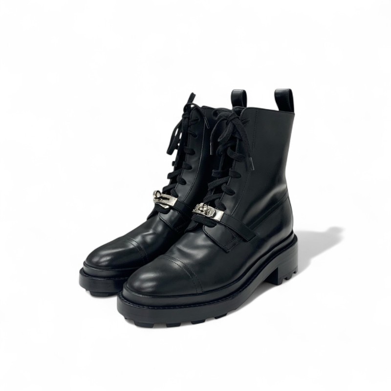 投稿記事「エルメス ファンク レザー ケリー金具 レースアップ ショートブーツ ブラックを買取しました！」の商品画像