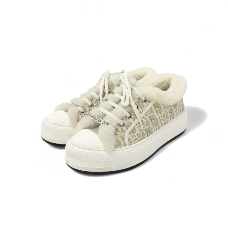 投稿記事「クリスチャンディオール WALK’N’DIOR キャンバス ファー ロゴ スニーカー ベージュを買取しました！」の商品画像